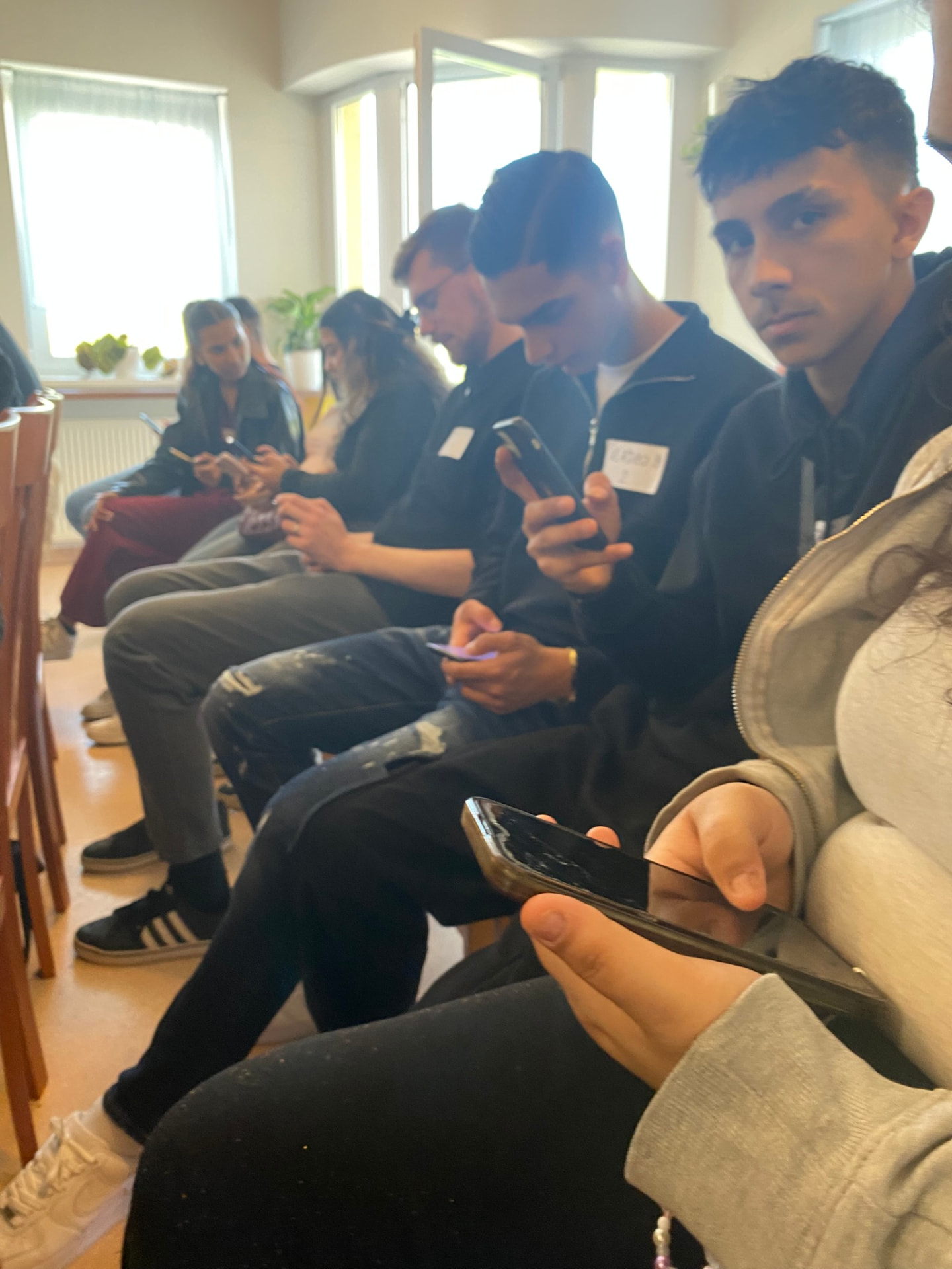 Štipendisti počas prednášky o digitálnom svete